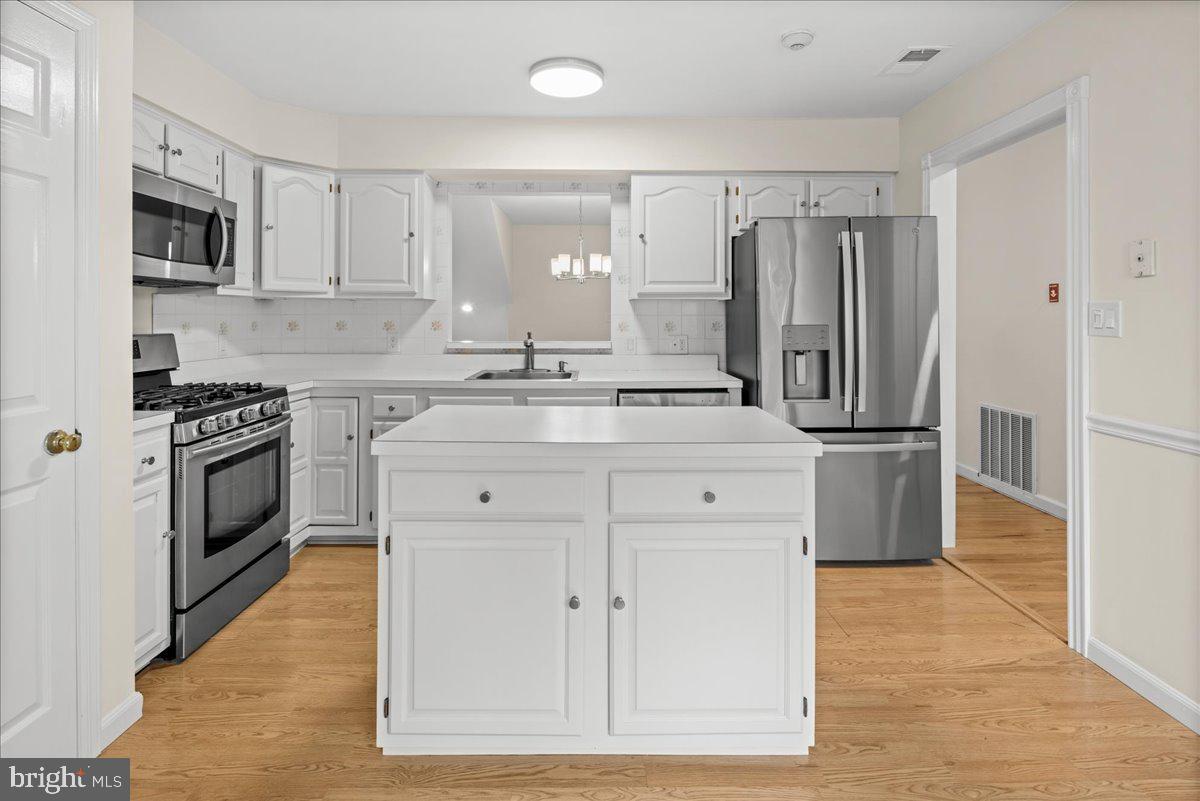 90 Winthrop Road Monroe Township, NJ 08831 - Photo 10 of 56 Kitchen