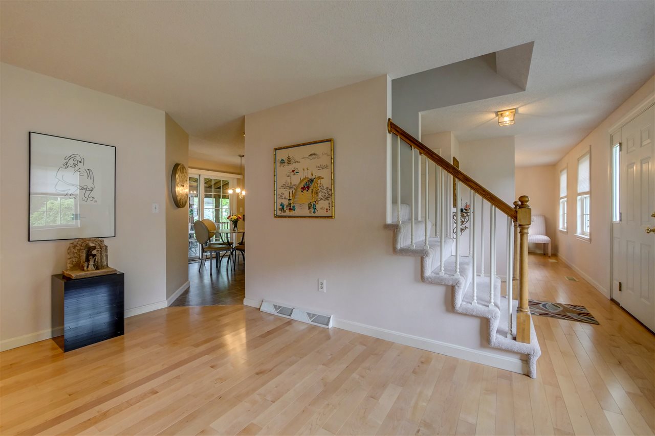 2 Clark Road Nashua, NH 03062 - Photo 3 of 40