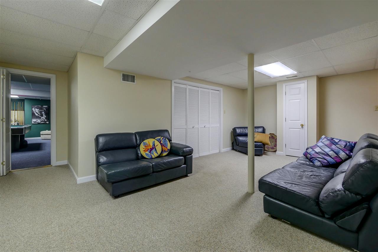 2 Clark Road Nashua, NH 03062 - Photo 33 of 40