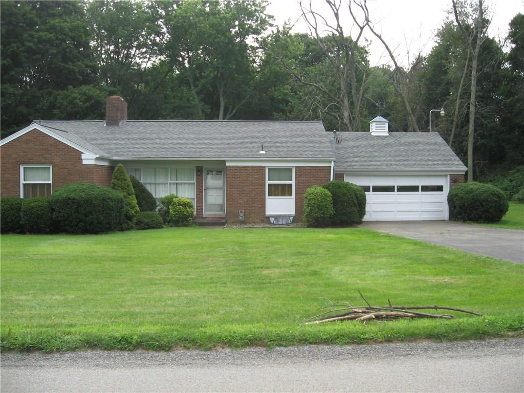 160 Braddock Rd Avenue Mount Pleasant, PA 15666 - Photo 2 of 24 2 Bedroom Brick Ranch