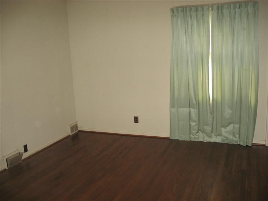160 Braddock Rd Avenue Mount Pleasant, PA 15666 - Photo 17 of 24 Master Bedroom 11' x 13'