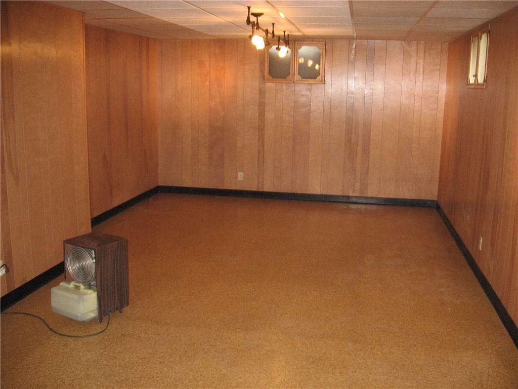 160 Braddock Rd Avenue Mount Pleasant, PA 15666 - Photo 20 of 24 Large area, could be an additional bedroom, if needed.