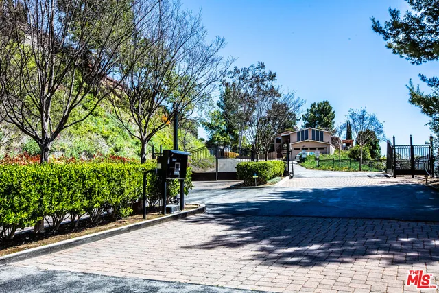 $599,000 | 196 Cherokee, Topanga, CA 90290