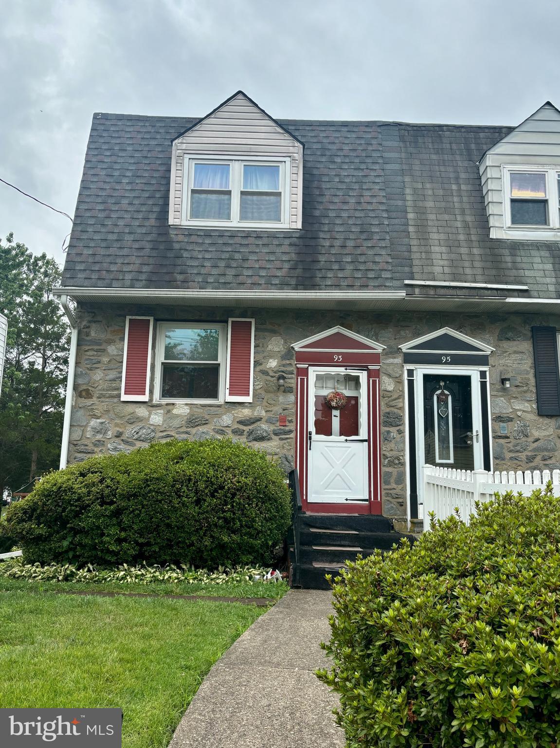 93 Anthony Wayne Drive Pottstown, PA 19464 - Photo 2 of 22