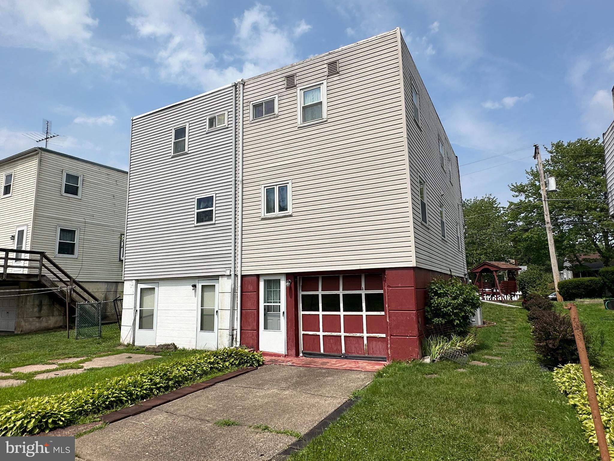 93 Anthony Wayne Drive Pottstown, PA 19464 - Photo 3 of 22