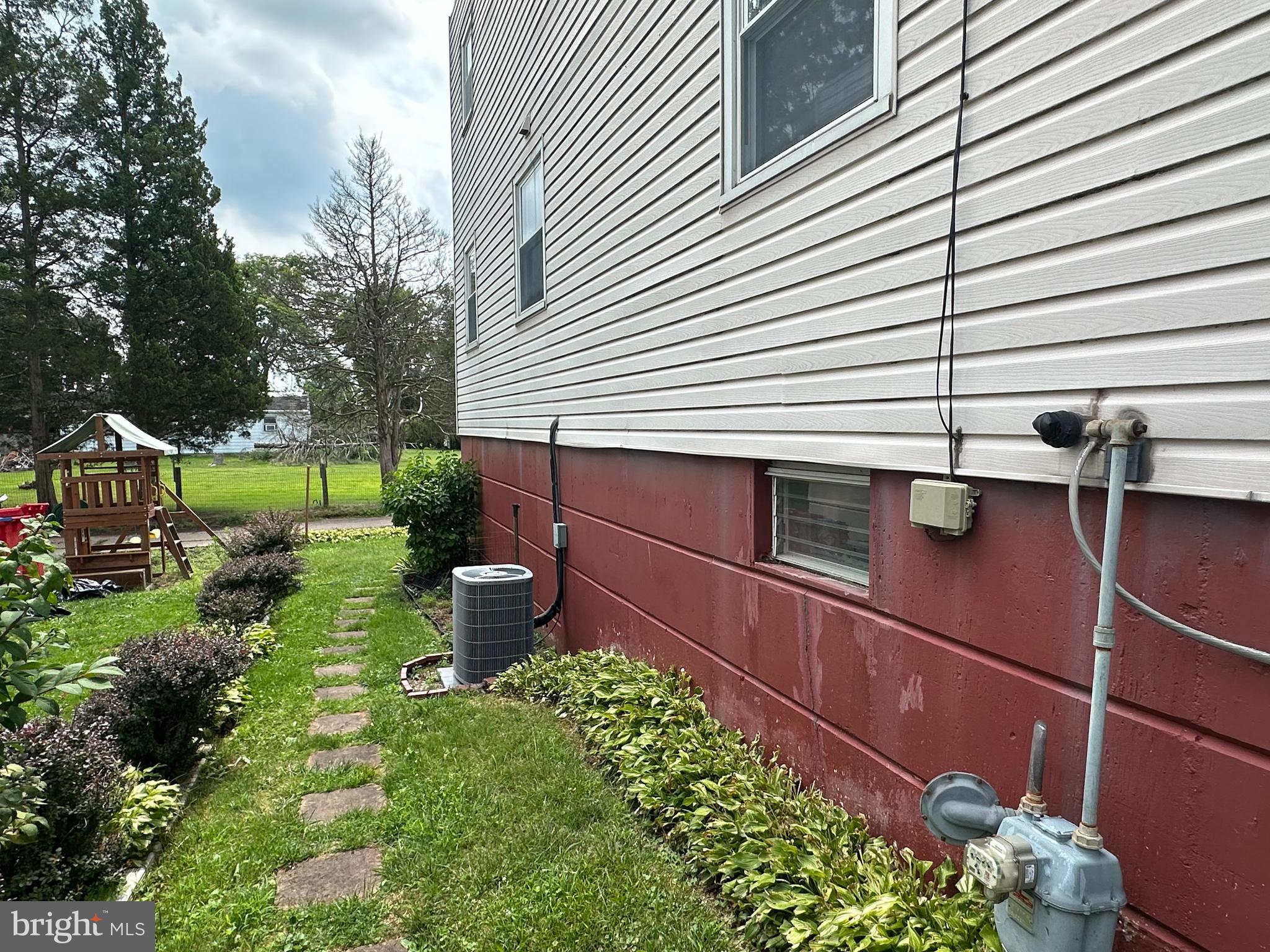 93 Anthony Wayne Drive Pottstown, PA 19464 - Photo 4 of 22