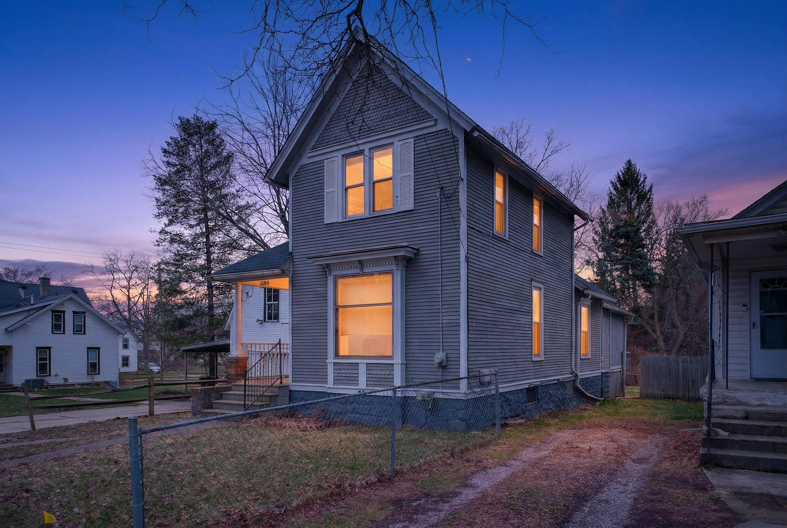 609 Webb Street Jackson, MI 49202 - Photo 37 of 42 002_0N0A1722#twilight