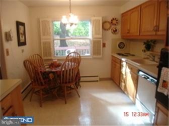 32 Chetwynd Road Paoli, PA 19301 - Photo 5 of 12 Kitchen