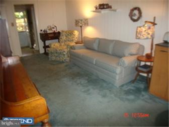 32 Chetwynd Road Paoli, PA 19301 - Photo 7 of 12 Family Room