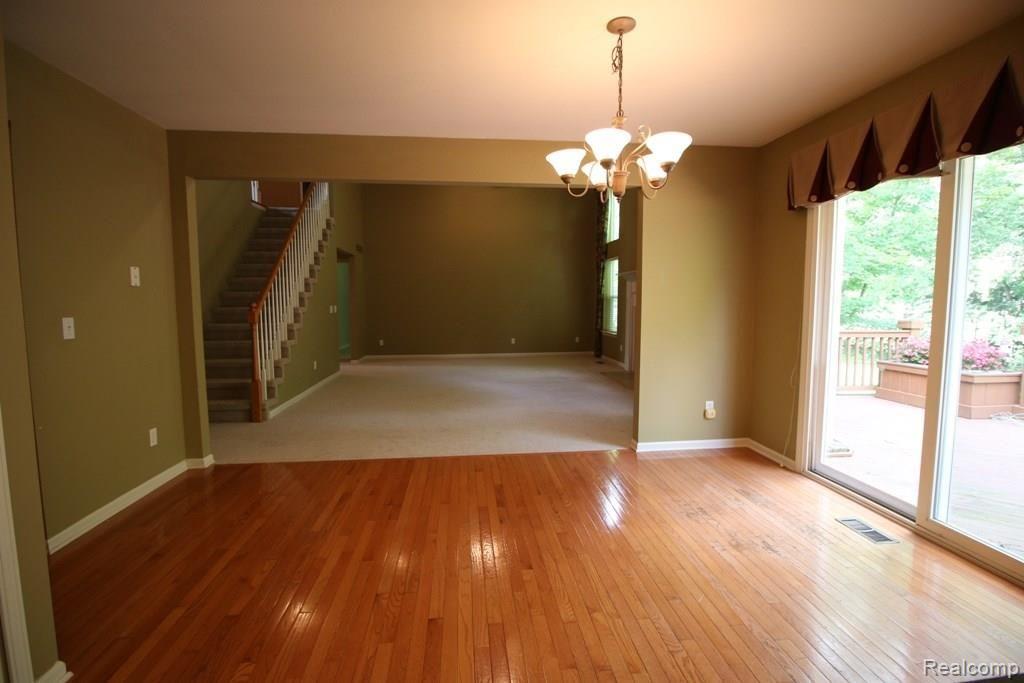 9879 Viewcrest Court Howell, MI 48843 - Photo 8 of 33 IMG_0387.JPG