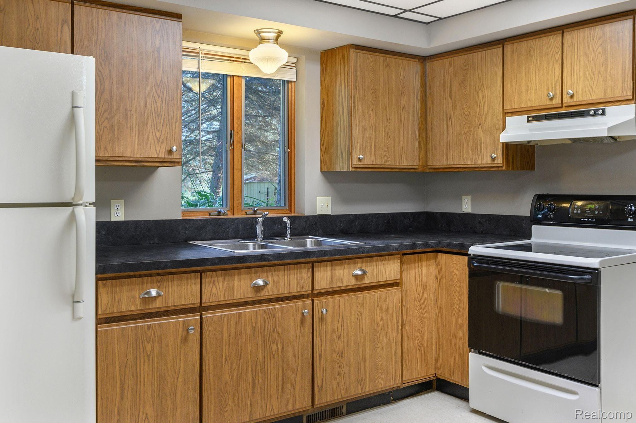 2469 Academy Road Holly, MI 48442 - Photo 35 of 44 Basement Kitchen