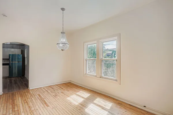 $2,550 | 610 Fairview Avenue North, St. Paul, MN 55104