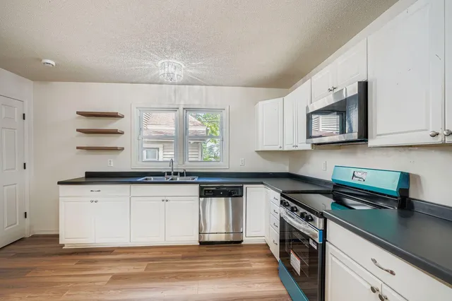 $2,699 | 610 X Fairview Avenue North, St. Paul, MN 55104