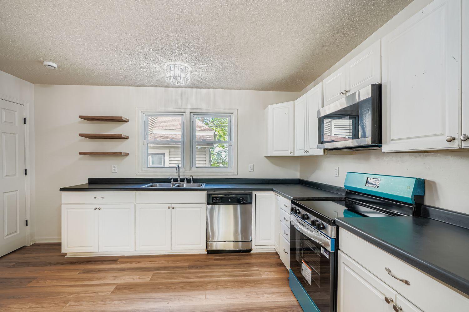 610 X Fairview Avenue North St. Paul, MN 55104 - Photo 11 of 27