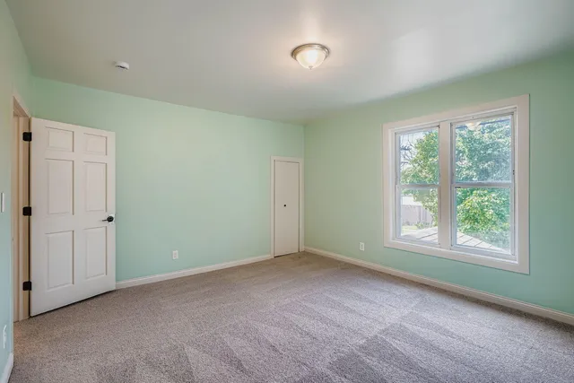 $2,699 | 610 X Fairview Avenue North, St. Paul, MN 55104