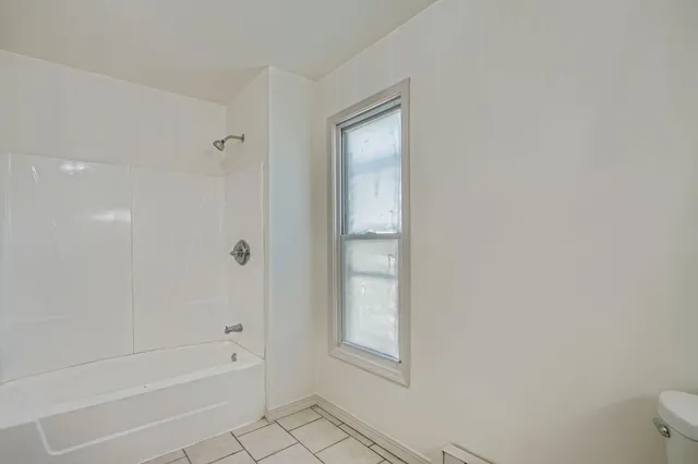 $2,699 | 610 X Fairview Avenue North, St. Paul, MN 55104