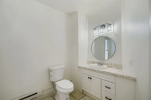 $2,550 | 610 Fairview Avenue North, St. Paul, MN 55104