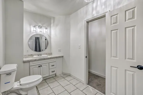 $2,499 | 610 Fairview Avenue North, St. Paul, MN 55104