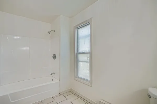 $2,499 | 610 Fairview Avenue North, St. Paul, MN 55104