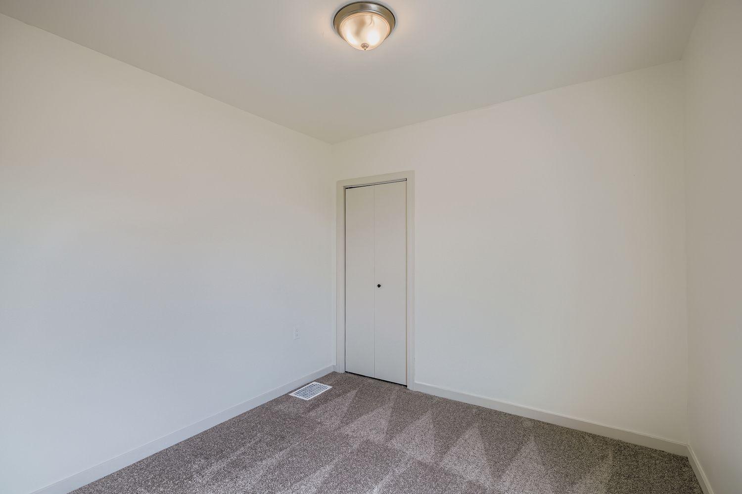 610 X Fairview Avenue North St. Paul, MN 55104 - Photo 23 of 27