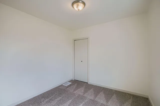 $2,699 | 610 Fairview Avenue North, St. Paul, MN 55104