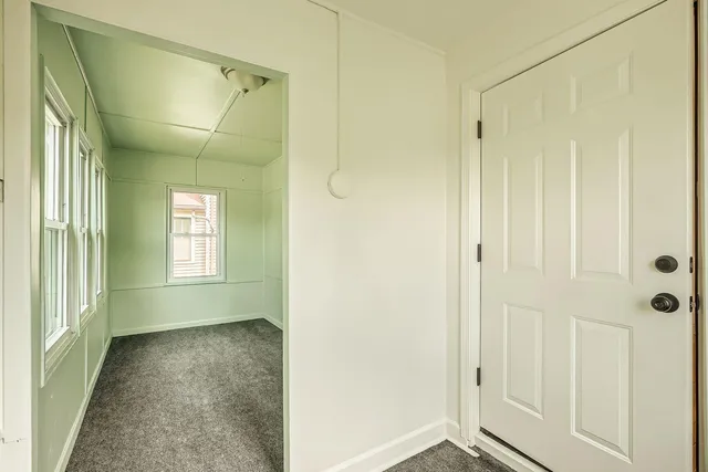 $2,699 | 610 X Fairview Avenue North, St. Paul, MN 55104