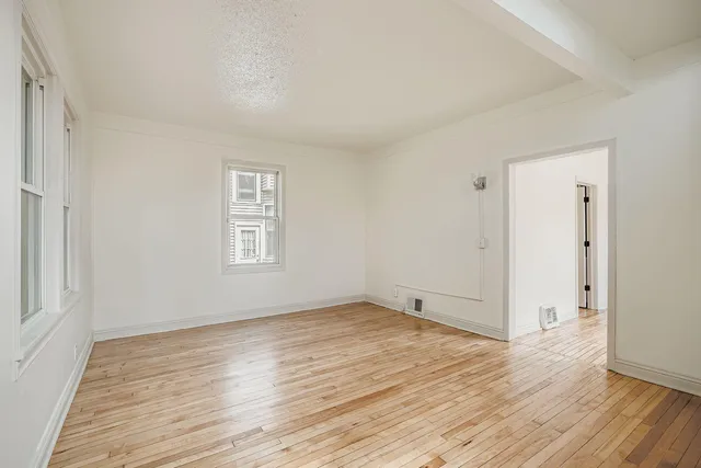 $2,699 | 610 Fairview Avenue North, St. Paul, MN 55104