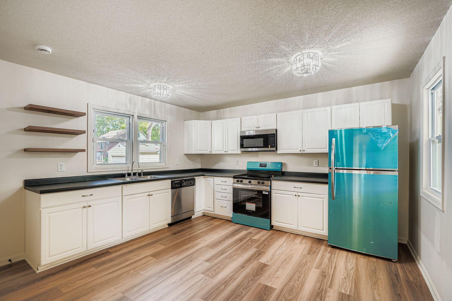 610 X Fairview Avenue North St. Paul, MN 55104 - Photo 10 of 27