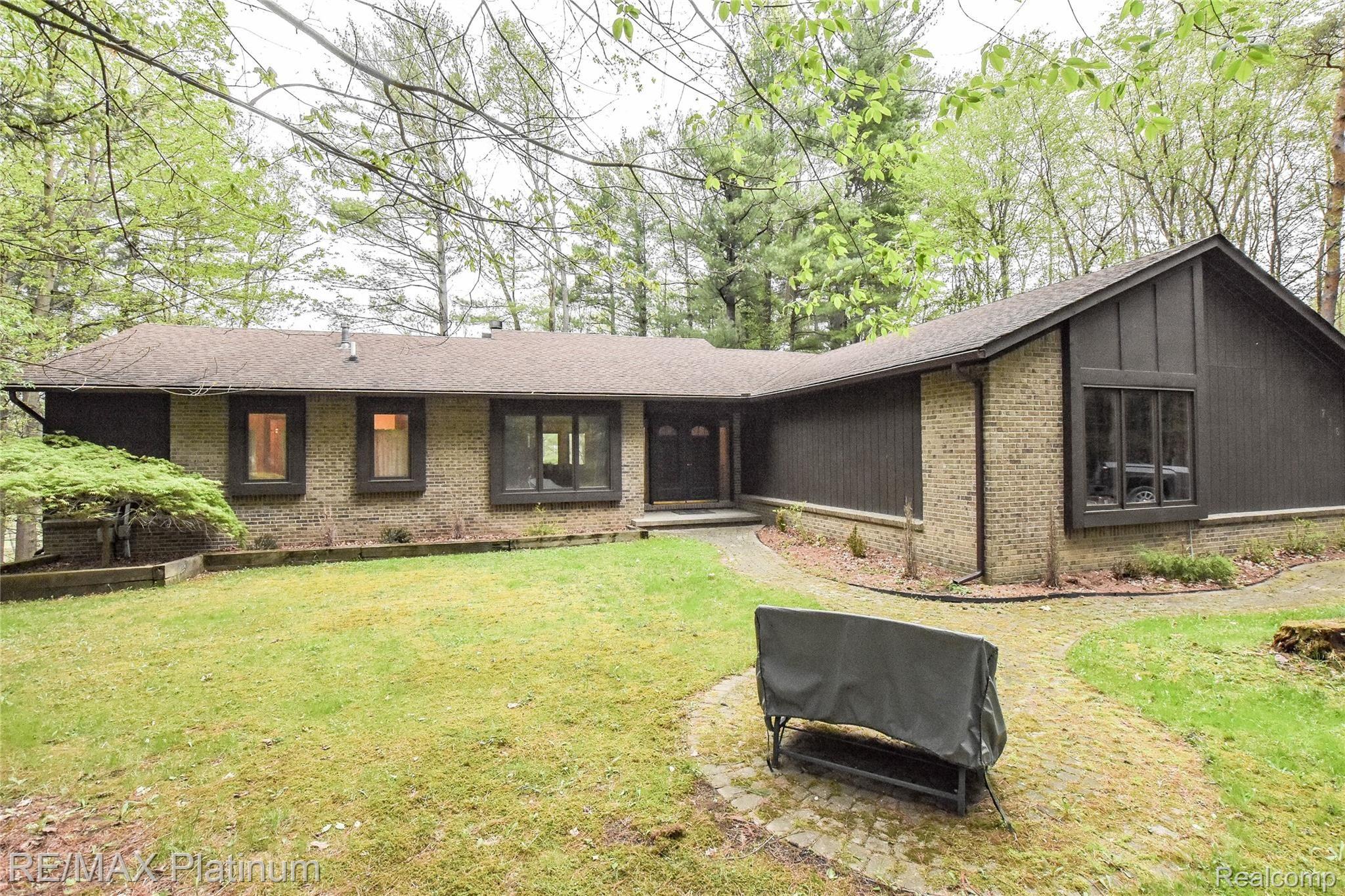 716 West Davis Road Howell, MI 48843 - Photo 1 of 48 DSC_4441.jpg