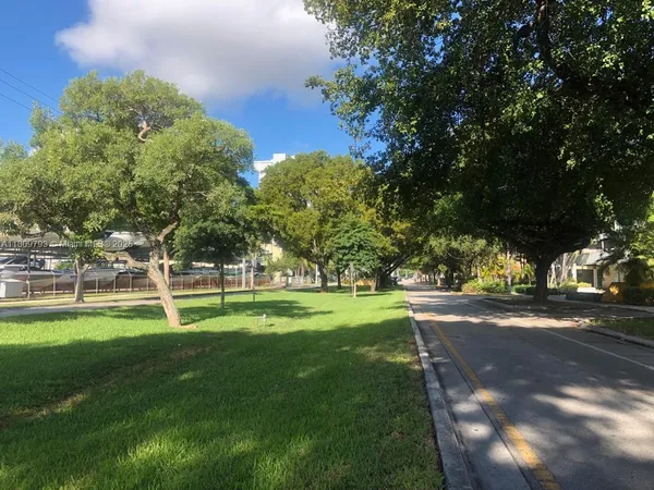$170,000 | 1975 Northeast 135th Street, Unit 2D, North Miami, FL 33181