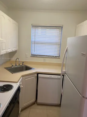 $170,000 | 1975 Northeast 135th Street, Unit 2D, North Miami, FL 33181