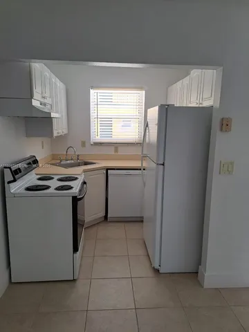 $170,000 | 1975 Northeast 135th Street, Unit 2D, North Miami, FL 33181