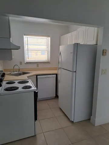 $170,000 | 1975 Northeast 135th Street, Unit 2D, North Miami, FL 33181