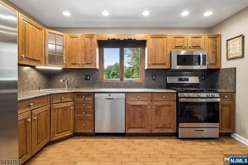 6 Davenport Avenue Roseland, NJ 07068 - Photo 13 of 29