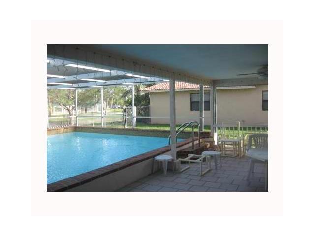 1098 Northwest 15th Avenue Boca Raton, FL 33486 - Photo 3 of 11 Additional Photo