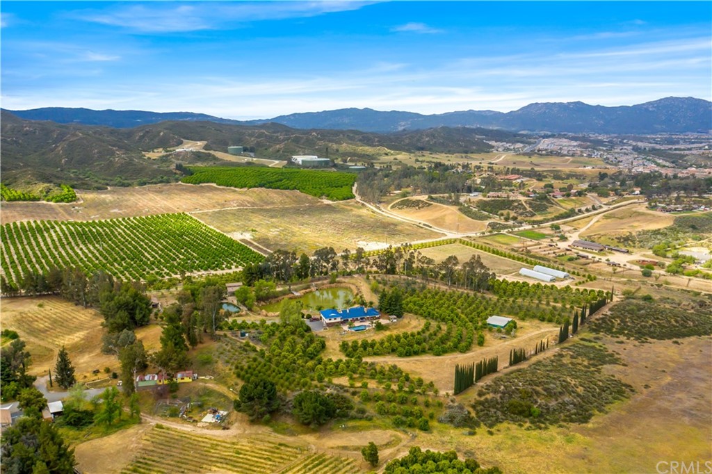 34970 Santa Rita Road Temecula, CA 92592 - Photo 5 of 38 a view of an ocean from a mountain