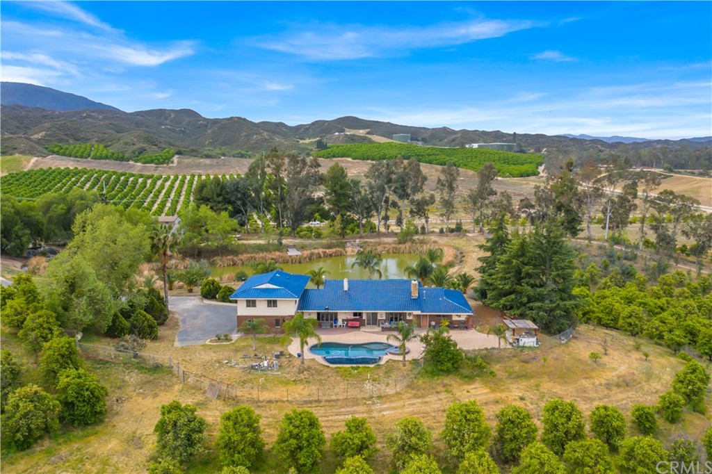 34970 Santa Rita Road Temecula, CA 92592 - Photo 7 of 38 a view of a city with an ocean mountain view