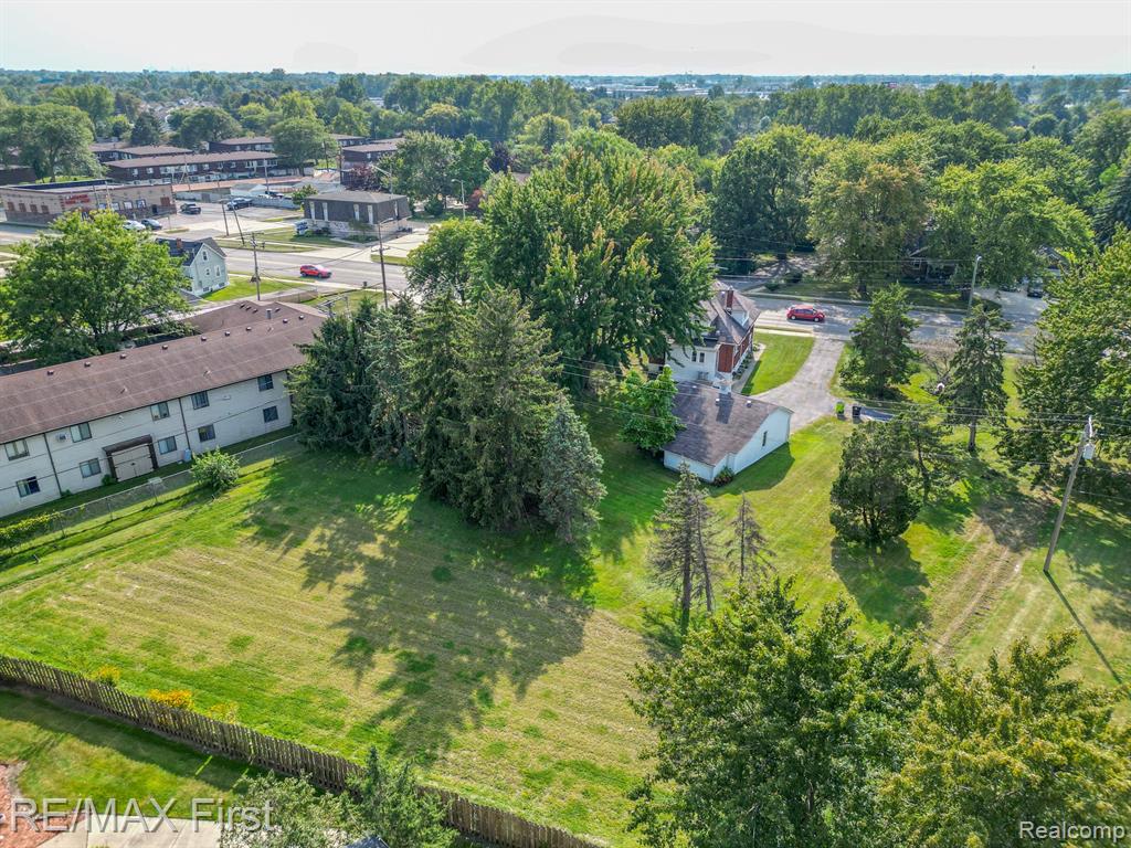 30504 Utica Road Roseville, MI 48066 - Photo 6 of 41 Gallery Image 6