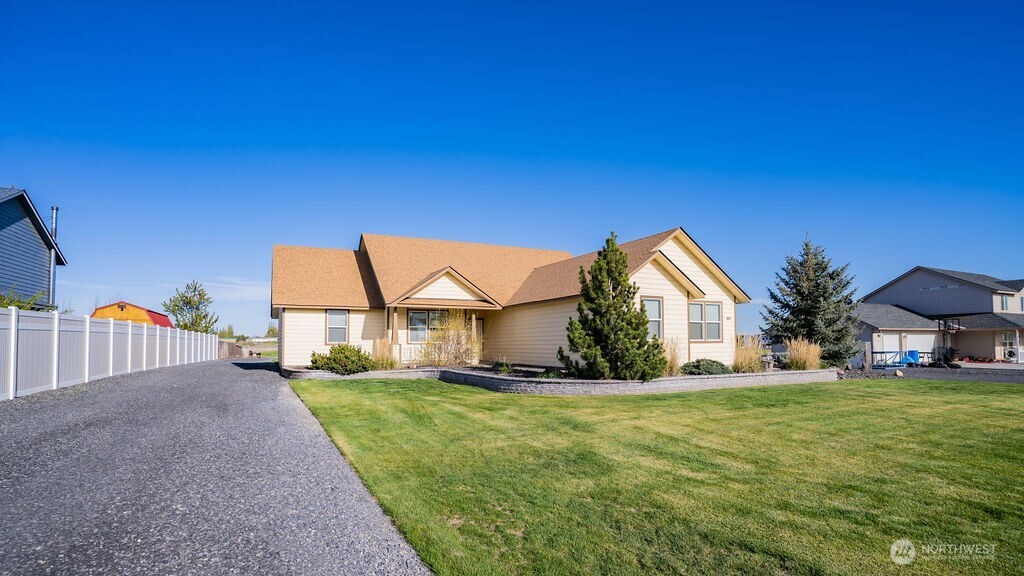 3411 Rd F Northeast Moses Lake, WA 98837 - Photo 1 of 38 Gallery Image 1