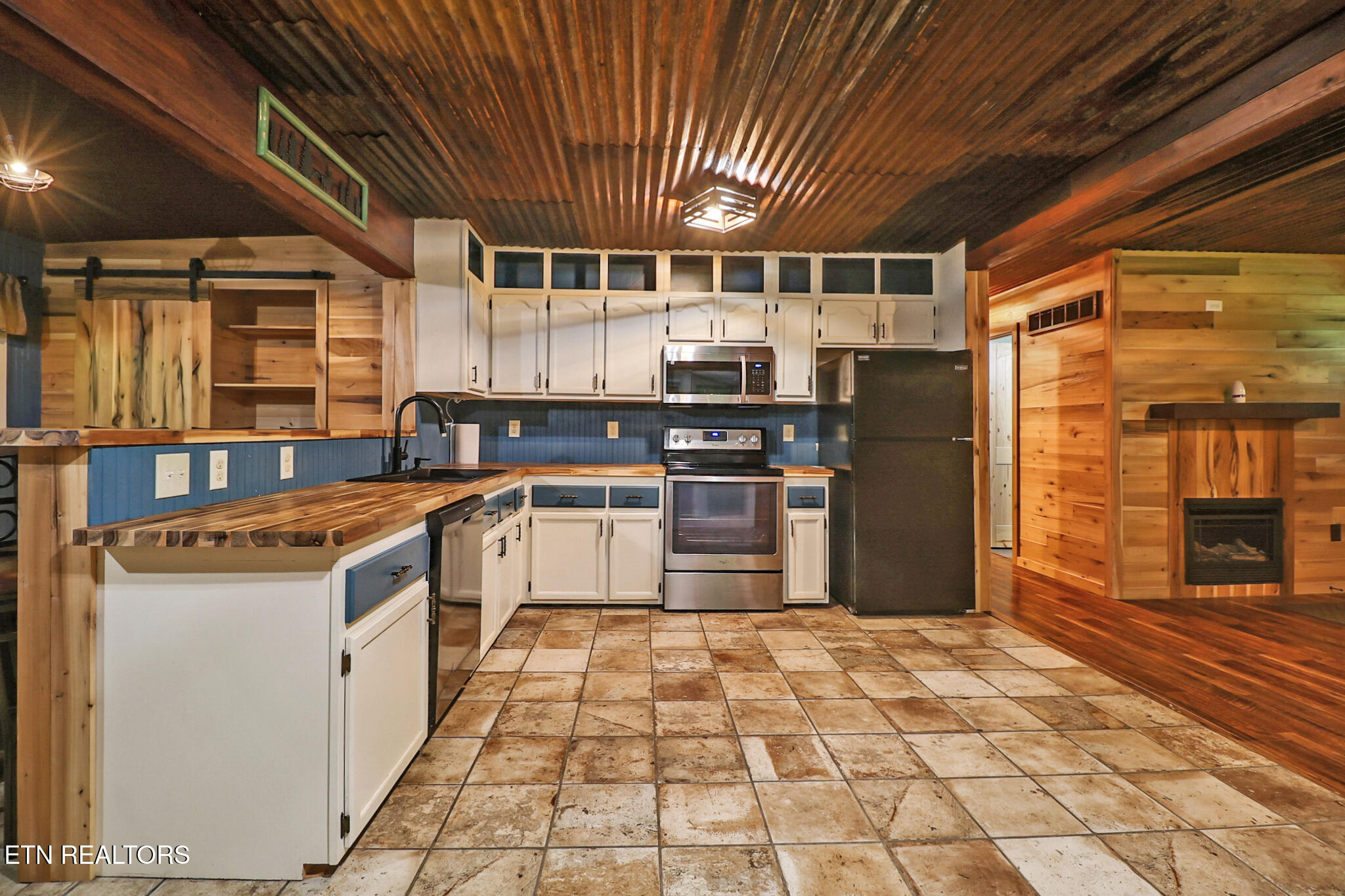 615 East Robbins Road Robbins, TN 37852 - Photo 27 of 44 n44a4044-n44a4048