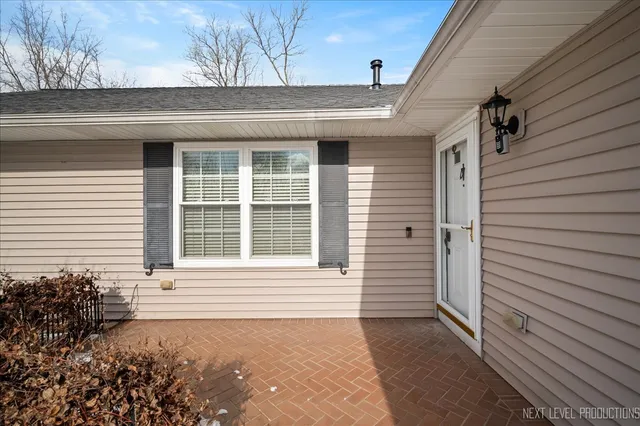 $389,000 | 30W110 Huntington Drive, Warrenville, IL 60555
