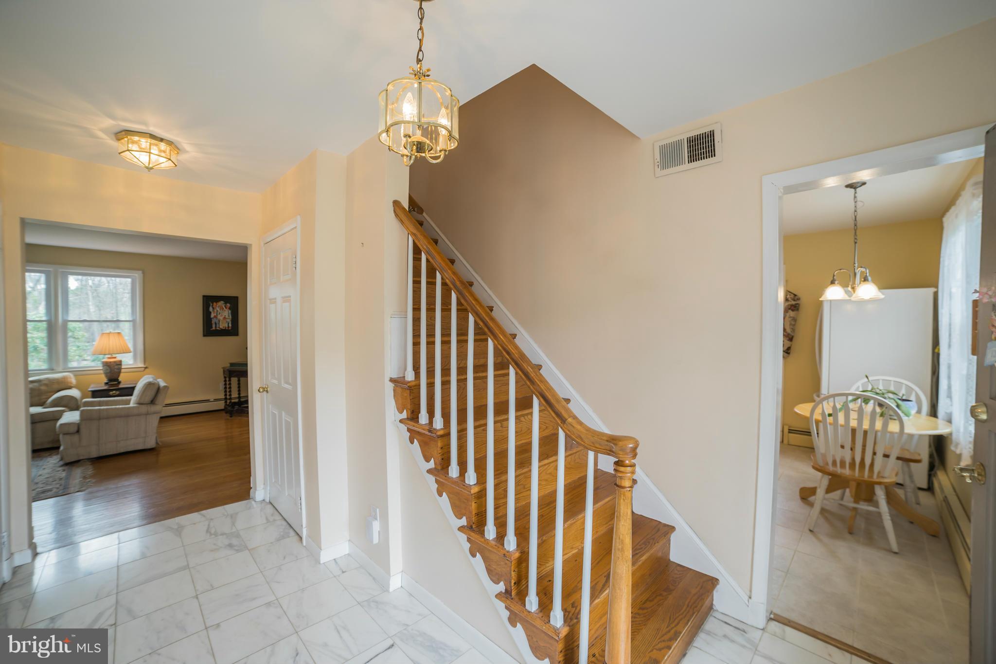 10831 Kingstead Road Damascus, MD 20872 - Photo 2 of 29 Foyer