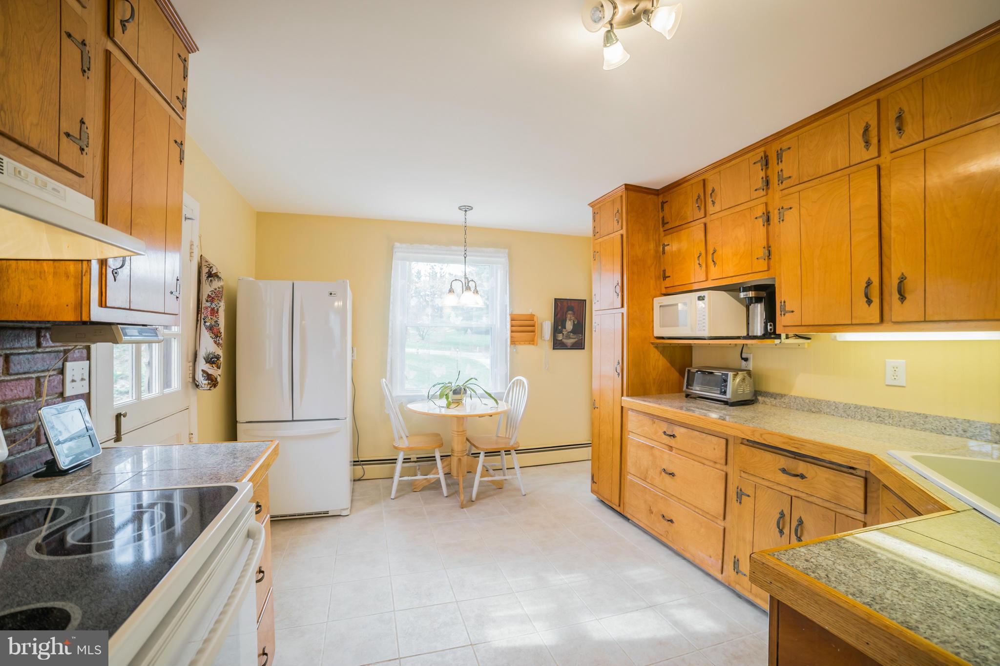10831 Kingstead Road Damascus, MD 20872 - Photo 6 of 29 Breakfast area