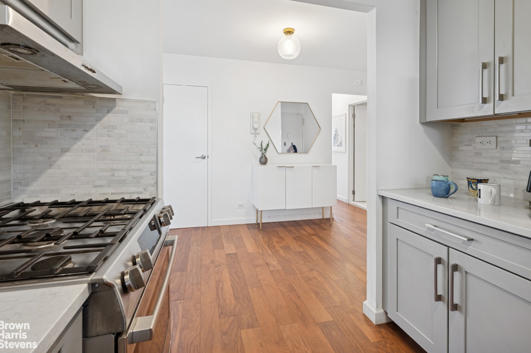 2575 Palisade Avenue, Unit 9F Bronx, NY 10463 - Photo 14 of 31