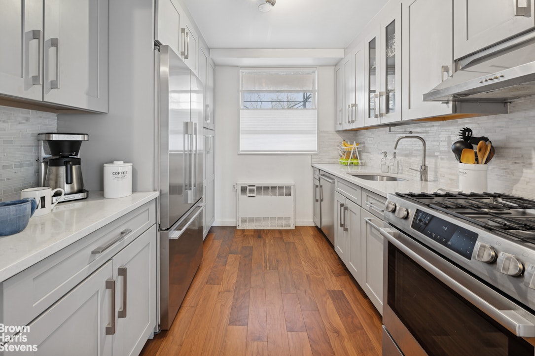 2575 Palisade Avenue, Unit 9F Bronx, NY 10463 - Photo 15 of 31