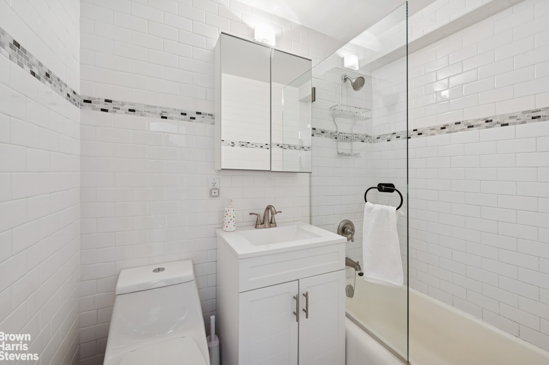 2575 Palisade Avenue, Unit 9F Bronx, NY 10463 - Photo 20 of 31