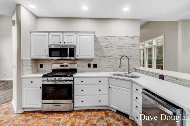 $575,000 | 3740 Windwood Drive Northeast, Rockford, MI 49341