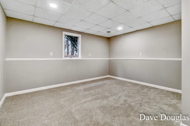 $575,000 | 3740 Windwood Drive Northeast, Rockford, MI 49341