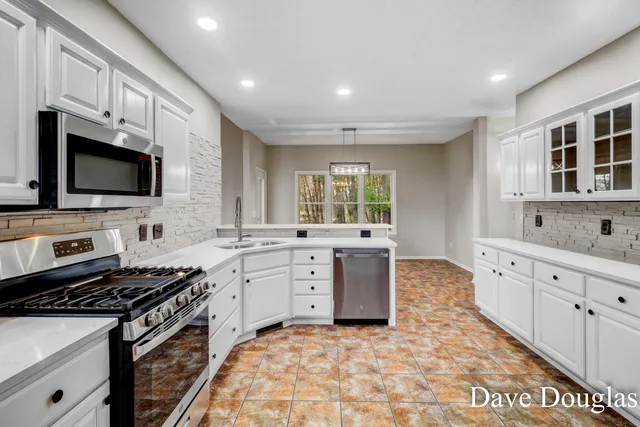 $575,000 | 3740 Windwood Drive Northeast, Rockford, MI 49341