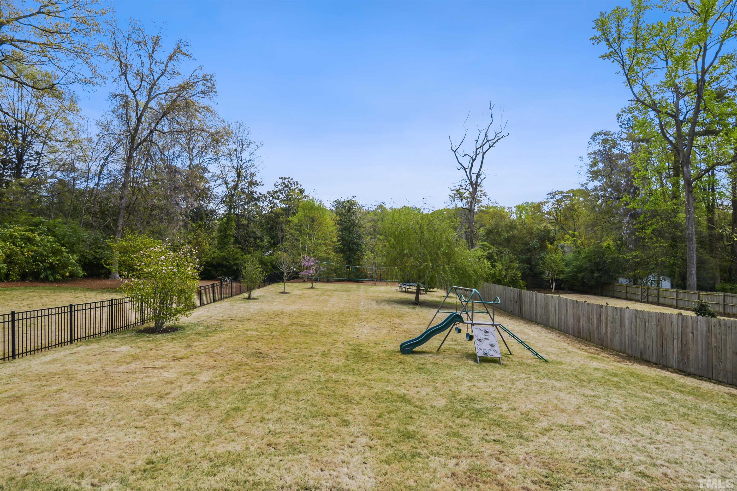 1012 Canterbury Road Raleigh, NC 27607 - Photo 43 of 51 a view of a basket ball ground